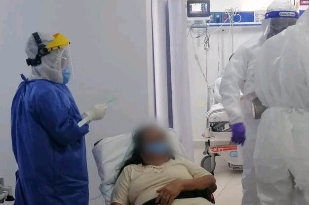 Egresan primeros 2 pacientes recuperados de COVID-19 en Hospital General de Tacámbaro