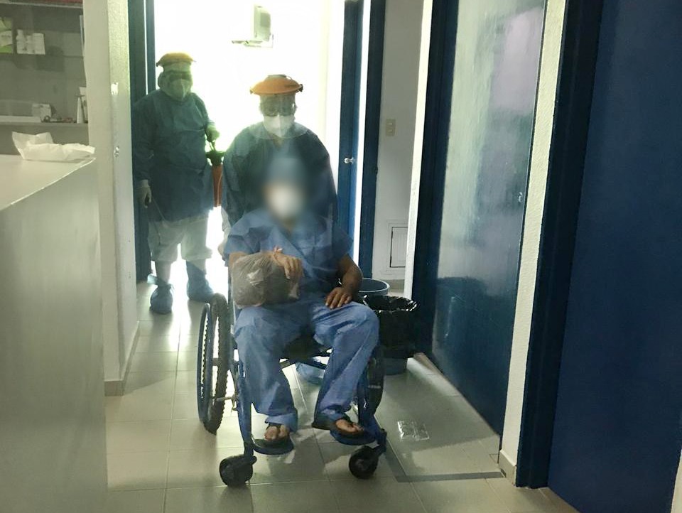 Egresa el tercer paciente de COVID-19 del Hospital Comunitario de Tuzantla