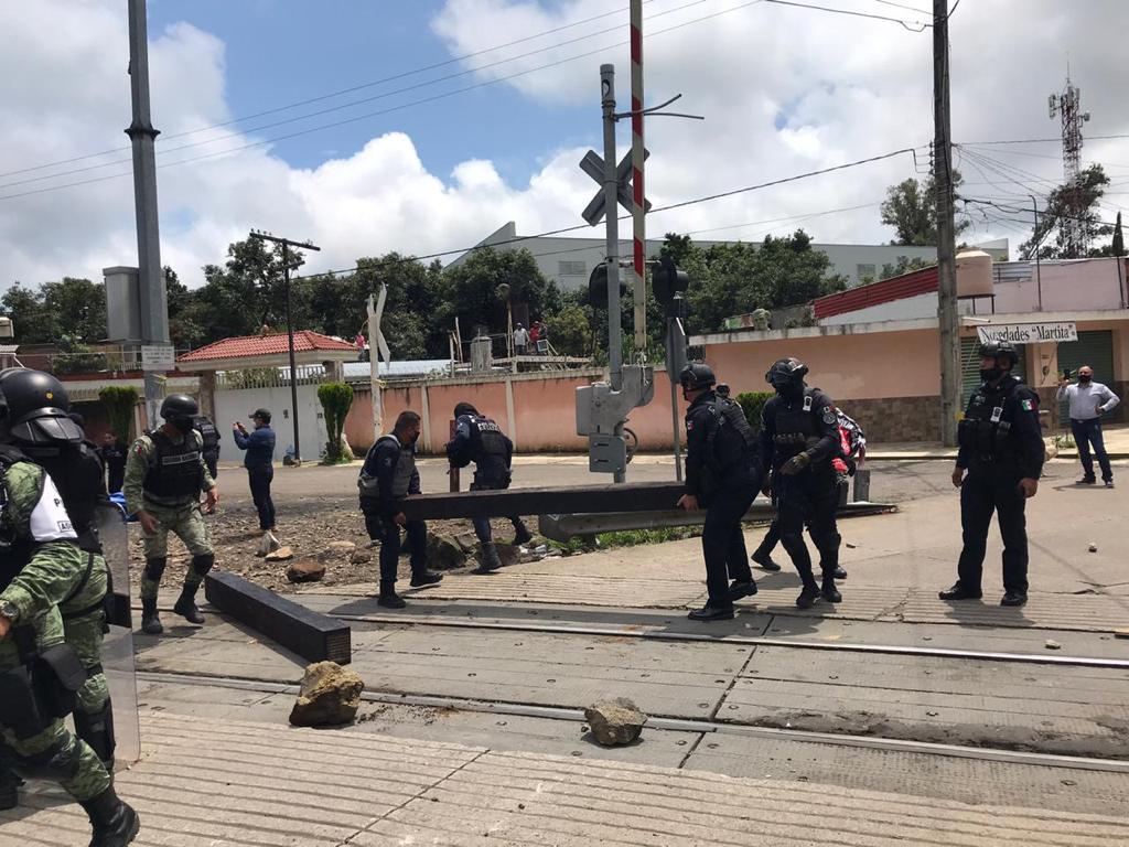 En operativo interinstitucional, fueron liberadas las vías del tren en Uruapan y Pátzcuaro
