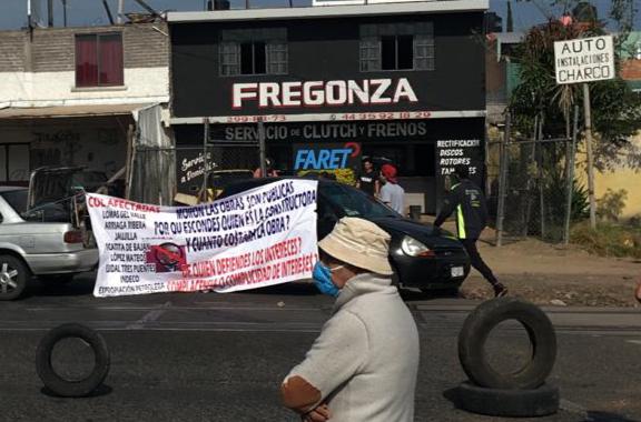 Vecinos y comerciantes rechazan construcción de puente vehicular en Siervo de la Nación