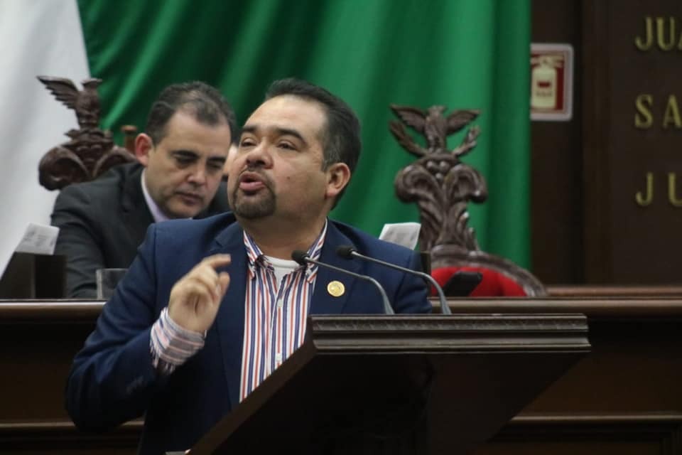 Celebra Tony Martínez que se apruebe Borrón y Cuenta Nueva en multas y recargos en transporte público y privado
