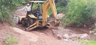 Rehabilita Gobierno de Michoacán 16 km de caminos saca cosechas en Susupuato
