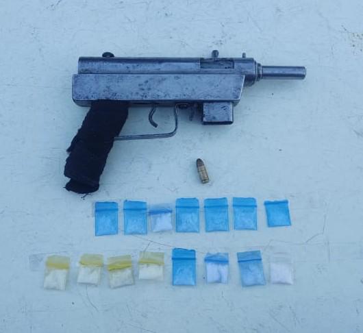 Comunicado de Prensa (417/2021) En Jacona, detiene SSP a uno en posesión de arma y 15 dosis de droga