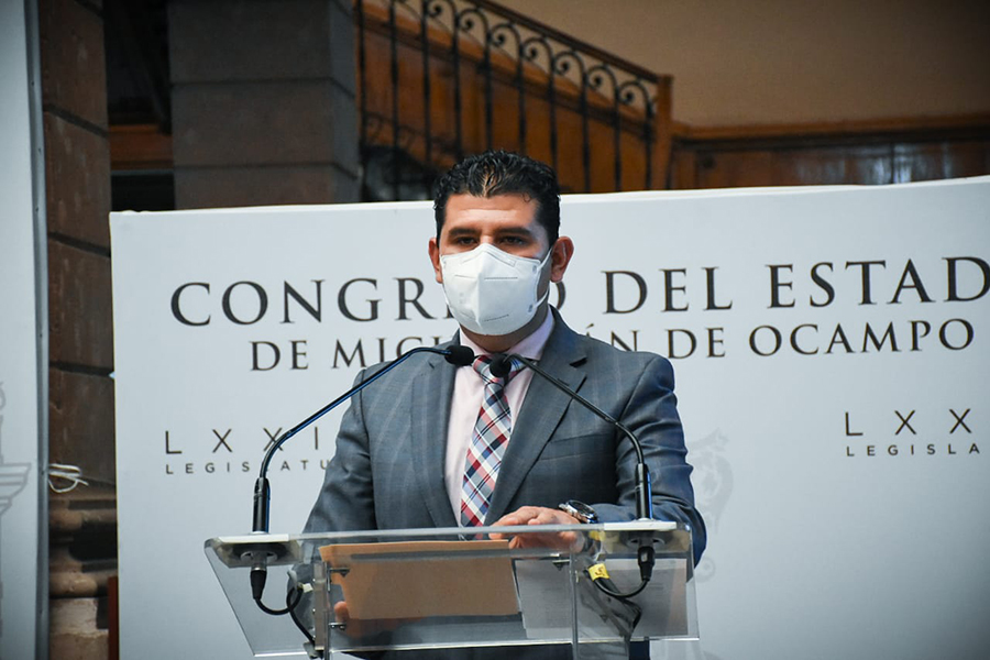 Presenta Octavio Ocampo informe de actividades de su período como presidente del Congreso del Estado