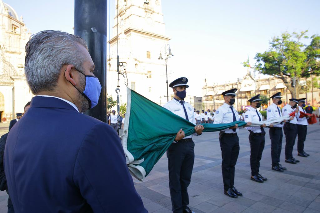 Encabeza Gobernador Alfredo Ramírez Bedolla izamiento de Bandera