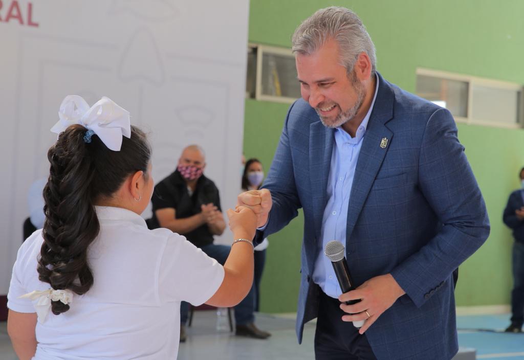 En Tacámbaro, inaugura Bedolla escuela modelo para el futuro