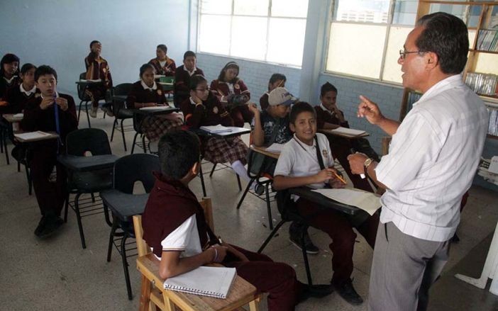 Falla Gobierno de Michoacán a la promoción de docentes michoacanos