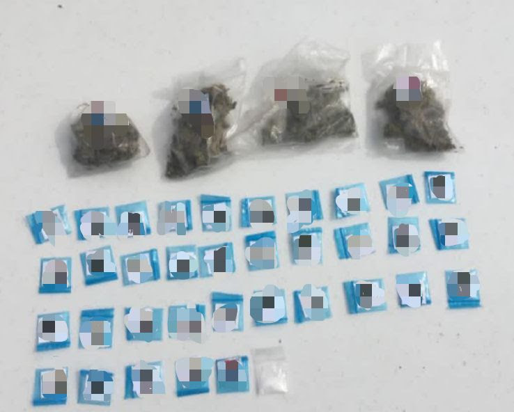 SSP y Sedena detienen a dos en posesión de 40 envoltorios con drogas, en Jacona