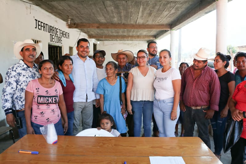 DIF Michoacán visita 11 comunidades de Aquila