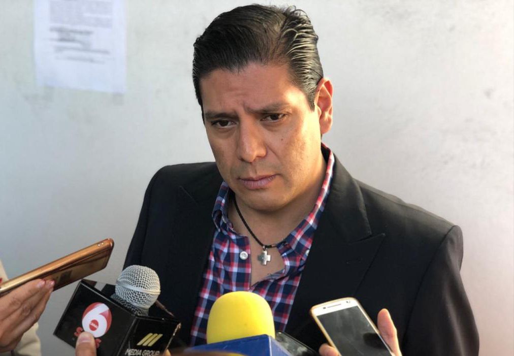 Propondrá Ernesto Núñez distinguir a periodistas con el reconocimiento Manuel Buendía