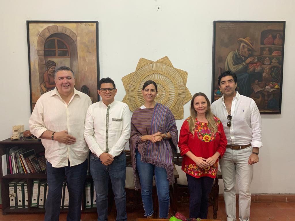 Artesanía Michoacana de venta en Palacio de Hierro en la CDMX