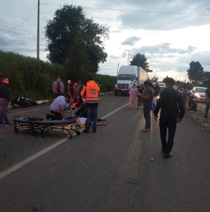 Guardia Civil brinda apoyo tras accidente de tránsito, en Purépero