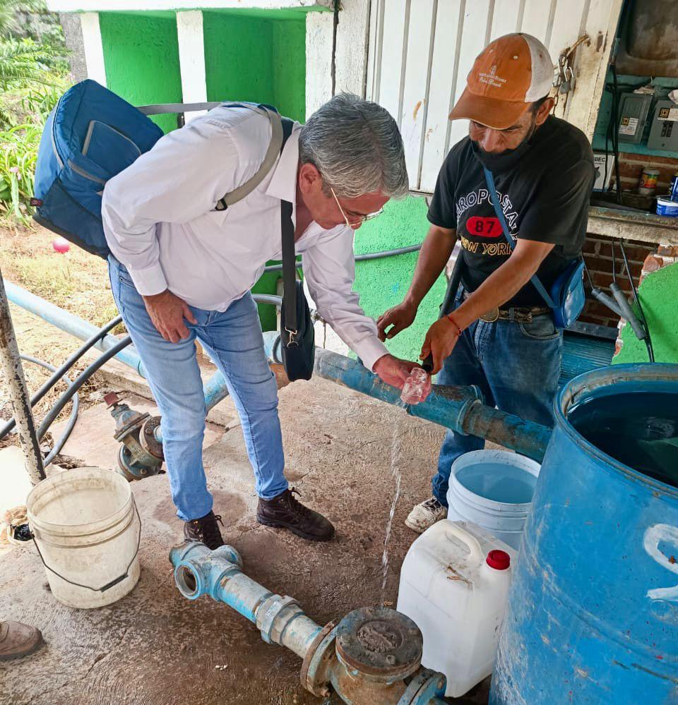 250 mil litros de agua fueron clorados por la SSM en zonas afectadas de Jungapeo