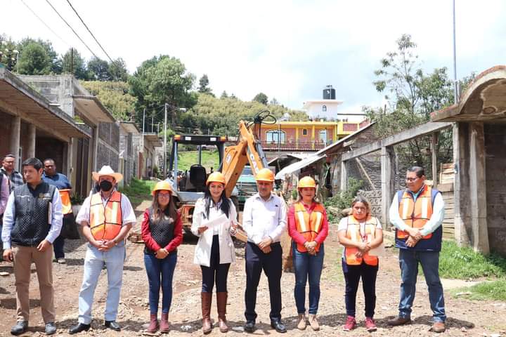 Pone en marcha Araceli Saucedo construcción de pavimentación, obras de drenaje y alcantarillado en la calle Jorge Obispo