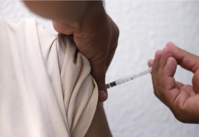 SSM cierra el año con un avance del 72.2 en la aplicación de vacuna contra la influenza