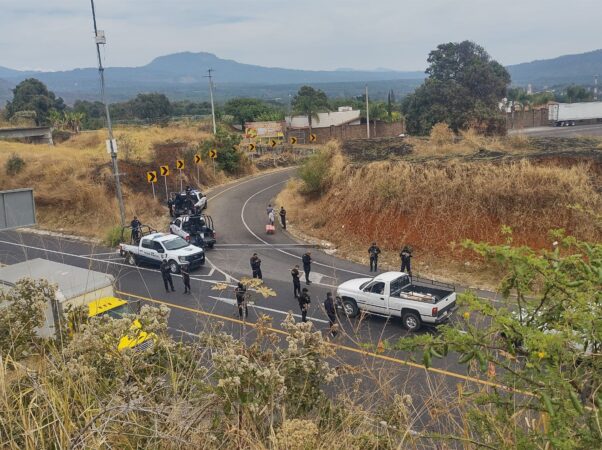 Grupo de civiles armados se enfrentan con Guardia Nacional y policías ministeriales en Misión del Valle, se confirma dos uniformados fallecidos