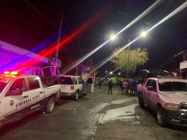 Atacan base de taxis en Uruapan, hay un muerto y un herido
