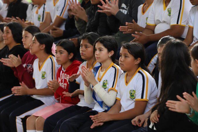En las aulas, más de un millón de estudiantes en Michoacán: SEE