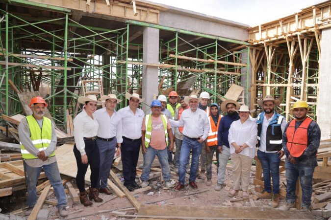 Supervisa Bedolla construcción del Centro de Salud Mental y Adicciones en Huetamo