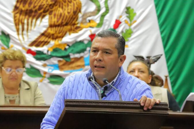 Juan Carlos Barragán busca por ley garantizar programa de apoyo a familias de menores con cáncer