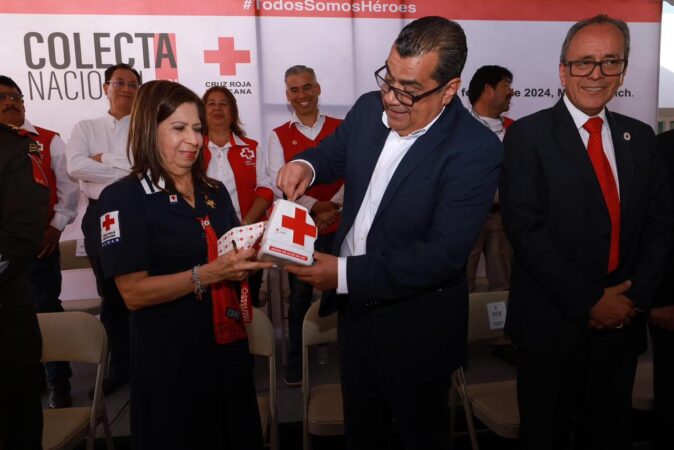 Elías Ibarra  arranca  la colecta de la Cruz Roja 2024
