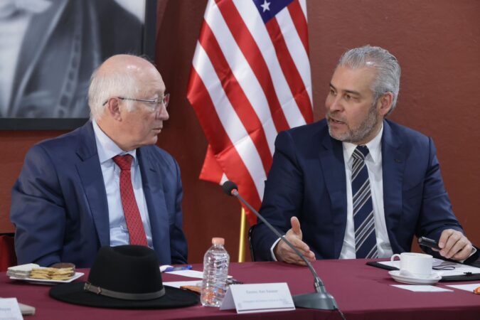 No se permitirá exportar aguacate de huertas ilegales: embajador de USA Ken Salazar  