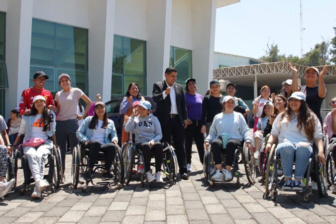 Inauguran curso para atender a personas con discapacidad