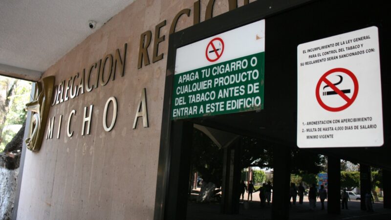IMSS Michoacán previene en su derechohabiencia y personal padecimientos por consumo de tabaco