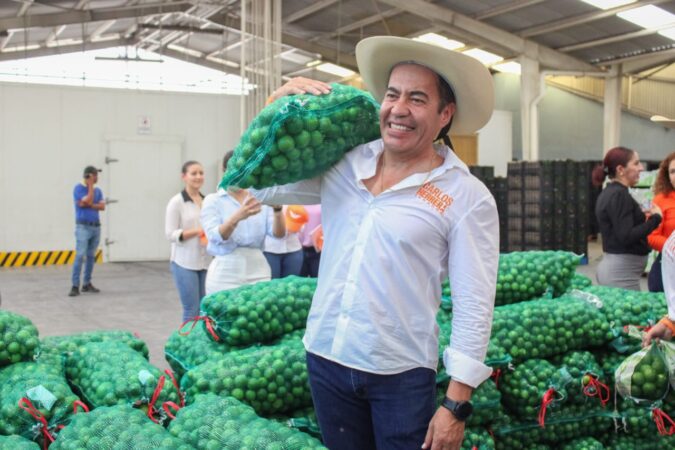 Se reúne Carlos Herrera con limoneros de Apatzingán