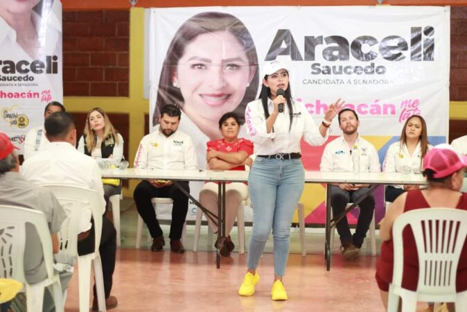 Araceli Saucedo compromete combate a la corrupción y recuperar programas sociales durante su visita en Juárez