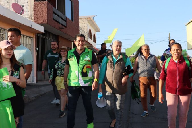 Mejoras en movilidad, demandas de vecinos de Siervo de la Nación a Ernesto Núñez