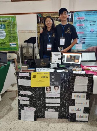 Estudiantes del Cecytem ganan dos oros con proyectos de ciencia