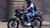 Usar casco al viajar en moto, un factor de vida o muerte: SSM 