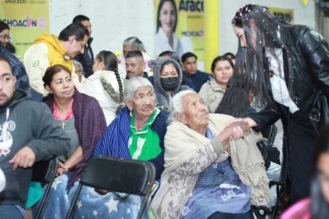 En Tingambato cierran filas a favor de Araceli Saucedo en la defensa de México