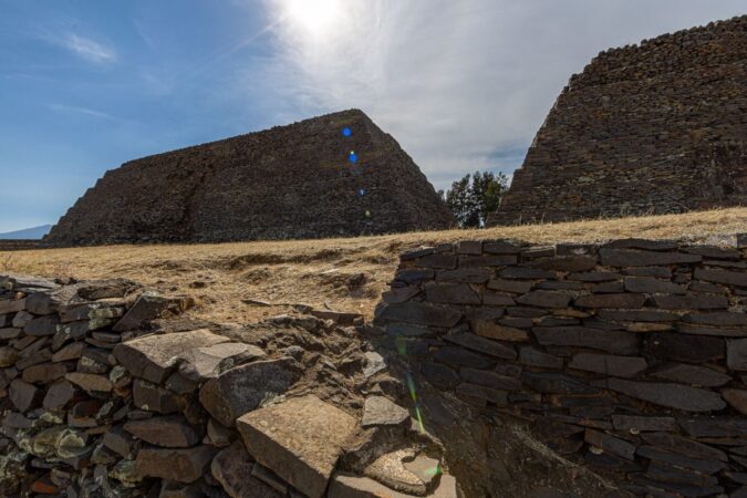 Disfruta el eclipse solar desde las zonas arqueológicas de Michoacán