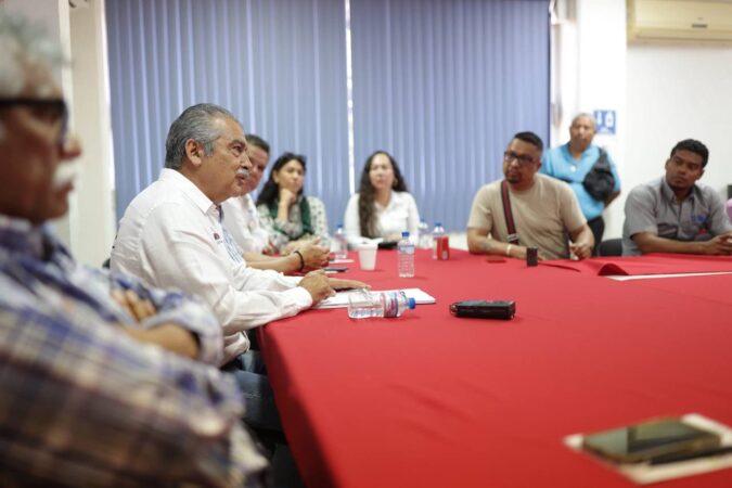 Ofrece Raúl Morón trabajo coordinado a sectores sociales de Lázaro Cárdenas