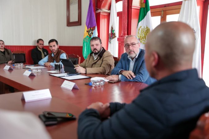 Raúl Zepeda refrenda atención y respaldo institucional a mezcaleros de Michoacán