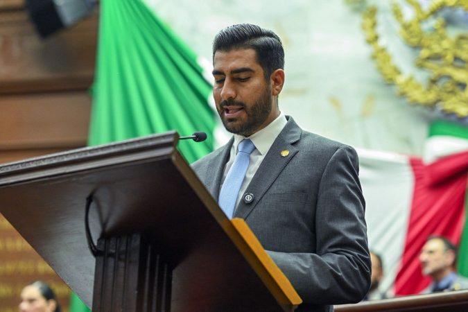 Alfonso Chávez propone reformar Ley de Bibliotecas para incluir a personas adultas mayores