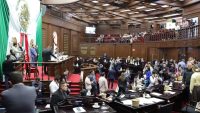 Aprueban diputados  reforma para  que ningun gobierno estatal de Michoacán adquiera deuda de largo plazo mayor a la administración en turno 