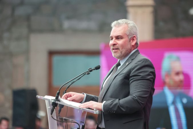 Apoya Bedolla, propuesta de reformar Codigo Penal Federal para sancionar delitos cometidos por menores, como si fueran adultos