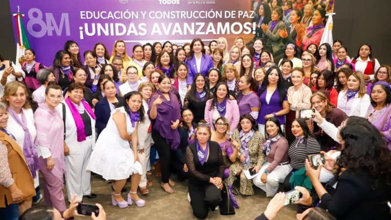 Encabeza Gaby Molina encuentro de mujeres por la educación y la paz