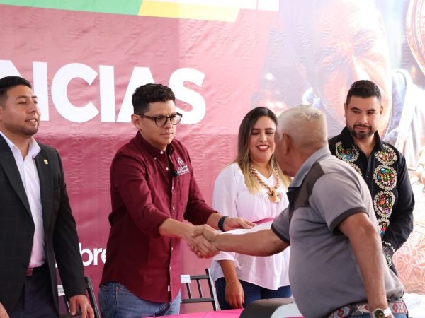 Casart entrega certificaciones de calidad y origen a personas artesanas de Santa Clara del Cobre