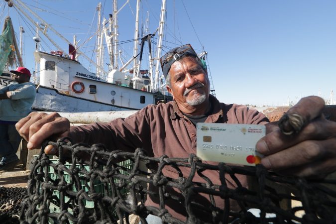 Inicia Bienestar renovación de tarjetas de Bienpesca en Michoacán