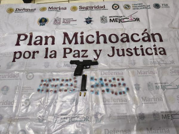 SSP asegura a 3 personas en posesión de un arma de fuego en Uruapan