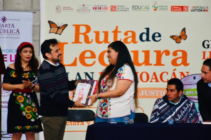 Inicia Cuarta República presentaciones de libros en Ruta de Lectura del Plan Michoacán