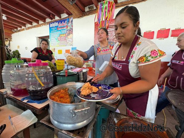 Tupátaro a favor de Estrella Michelin a cocineras de Michoacán
