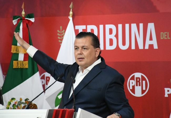 Hipócritas quienes donan a Cuba y no atienden a víctimas en Michoacán: Memo Valencia