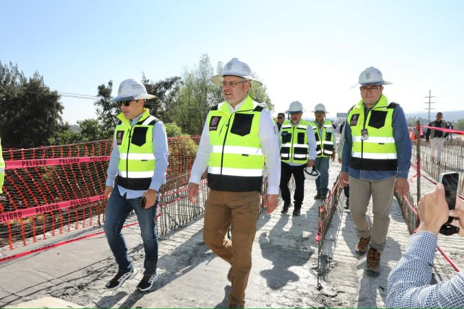 En abril se abre circulación de carriles elevados del puente de Policía y Tránsito de Morelia: Bedolla