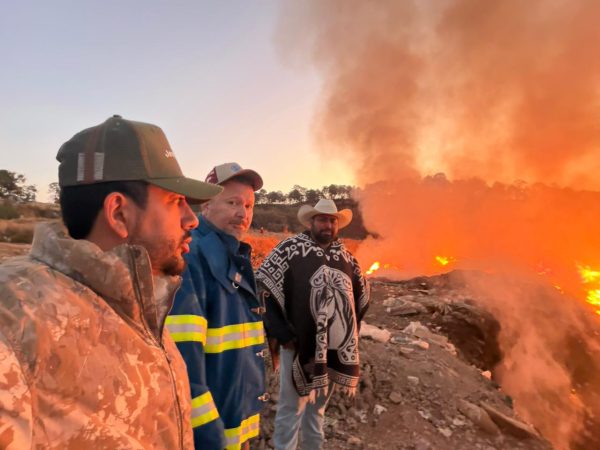 Se atiende de manera inmediata incendio en el basurero municipal de Los Reyes; prioridad la seguridad de las familias: Humberto Jiménez