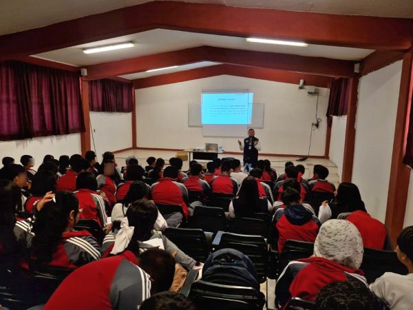 Impulsa Fiscal Carlos Torres Piña acciones de prevención digital con pláticas de ciberseguridad en Morelia